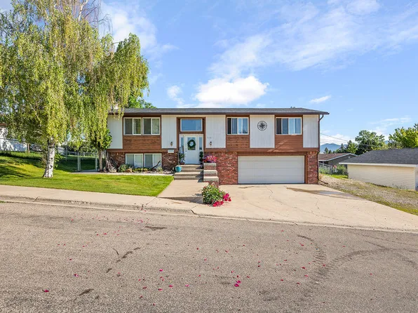 316 Cottonwood St, Lewistown, MT 59457