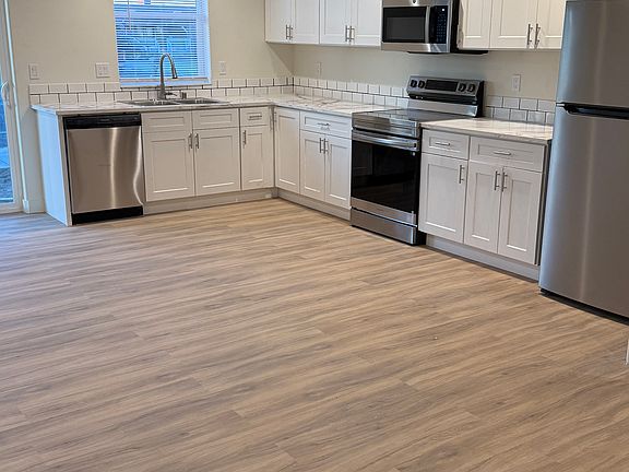 4th image of 2721 W Marina Dr #D
