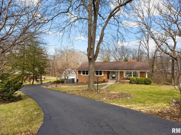 1231 N Hickory Ln, East Peoria, IL 61611