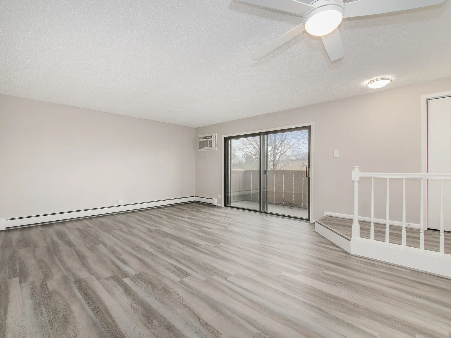 2 bed, 948 sqft, $2,200 — Photo 3
