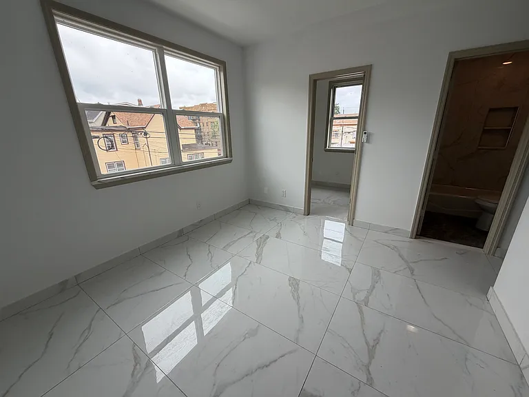 183 Howe Ave #2 — Photo 8