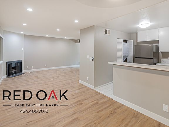 4th image of 14748 3/4 Burbank Blvd #111