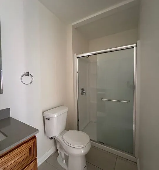 315 N Coronado St — Photo 8