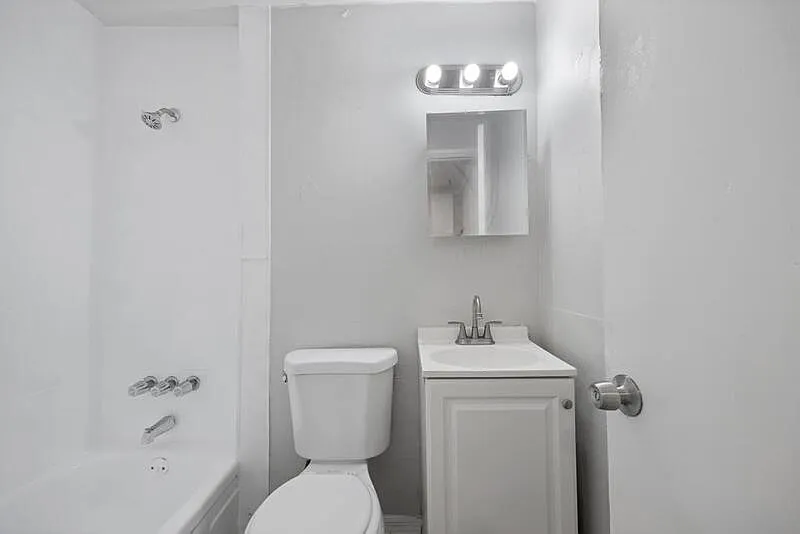 2146 Inwood Ter — Photo 3
