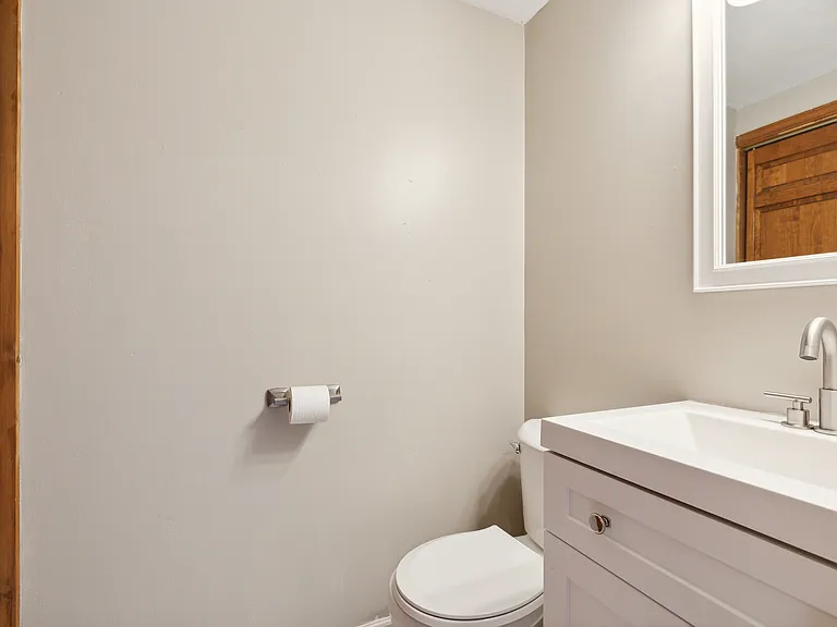 8237 Vicksburg Pl — Photo 31