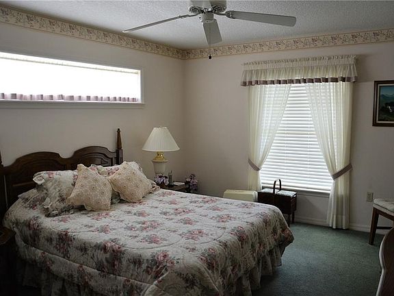 5th image of 575 Sand Lake Ct
