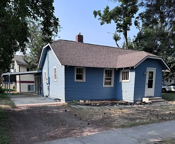 1833 S 14th St W — Photo 1