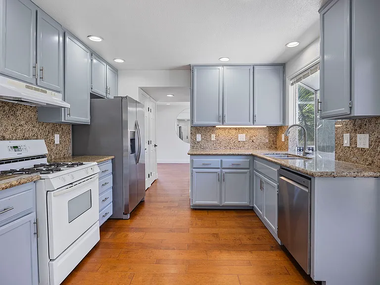 42109 Roanoake St — Photo 8