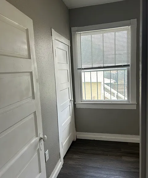 1027 W Mistletoe Ave — Photo 10