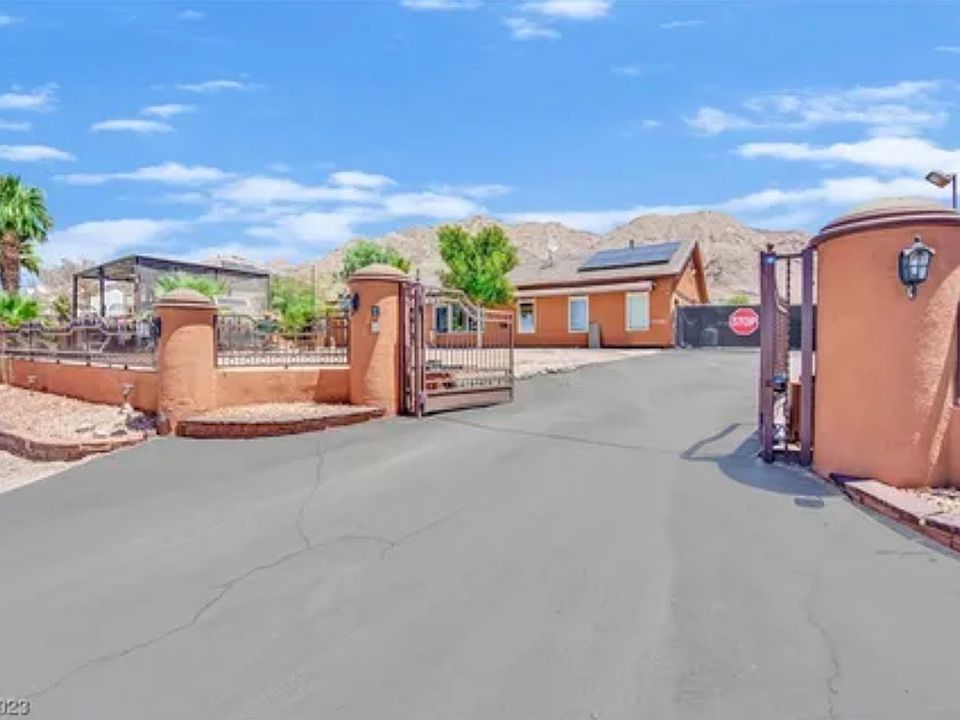 1st image of 236 Vista Valley St