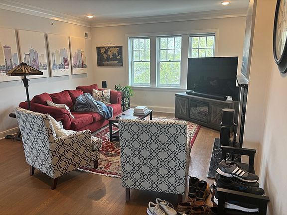 2nd image of 3817 Dewey Ave APT 5