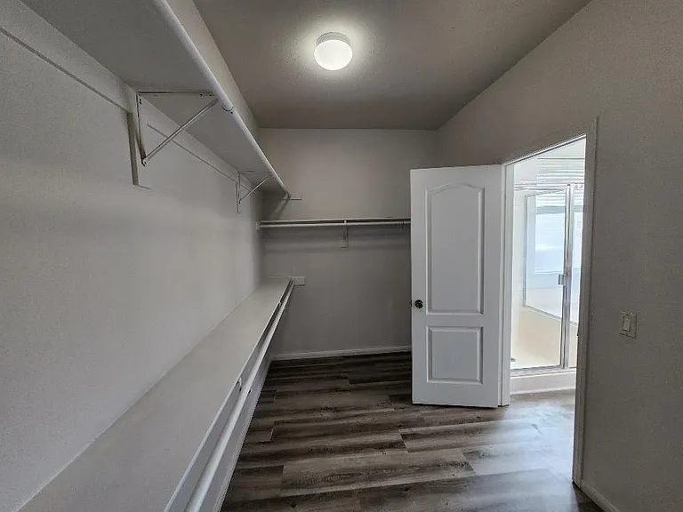 593 Hyacinth Rd — Photo 13