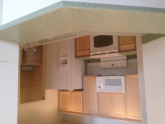 4th image of 3001 Laurel Park Ln Unit 202