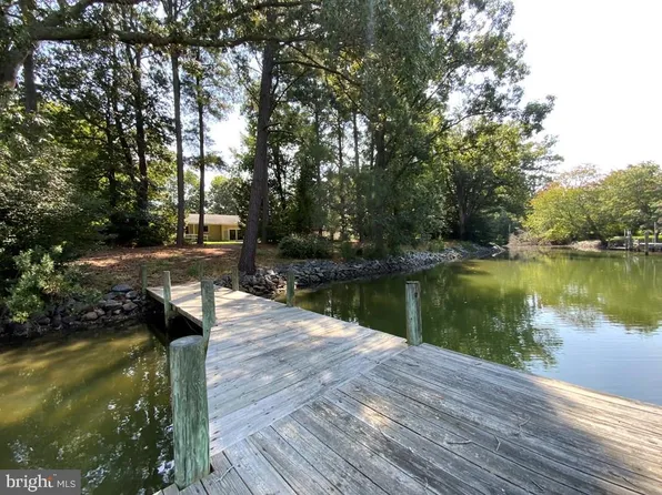 143 Hidden Cove Dr, White Stone, VA 22578