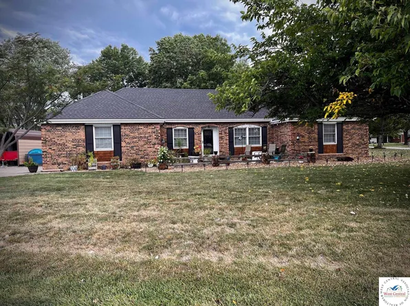 1603 E Highland Dr, Clinton, MO 64735