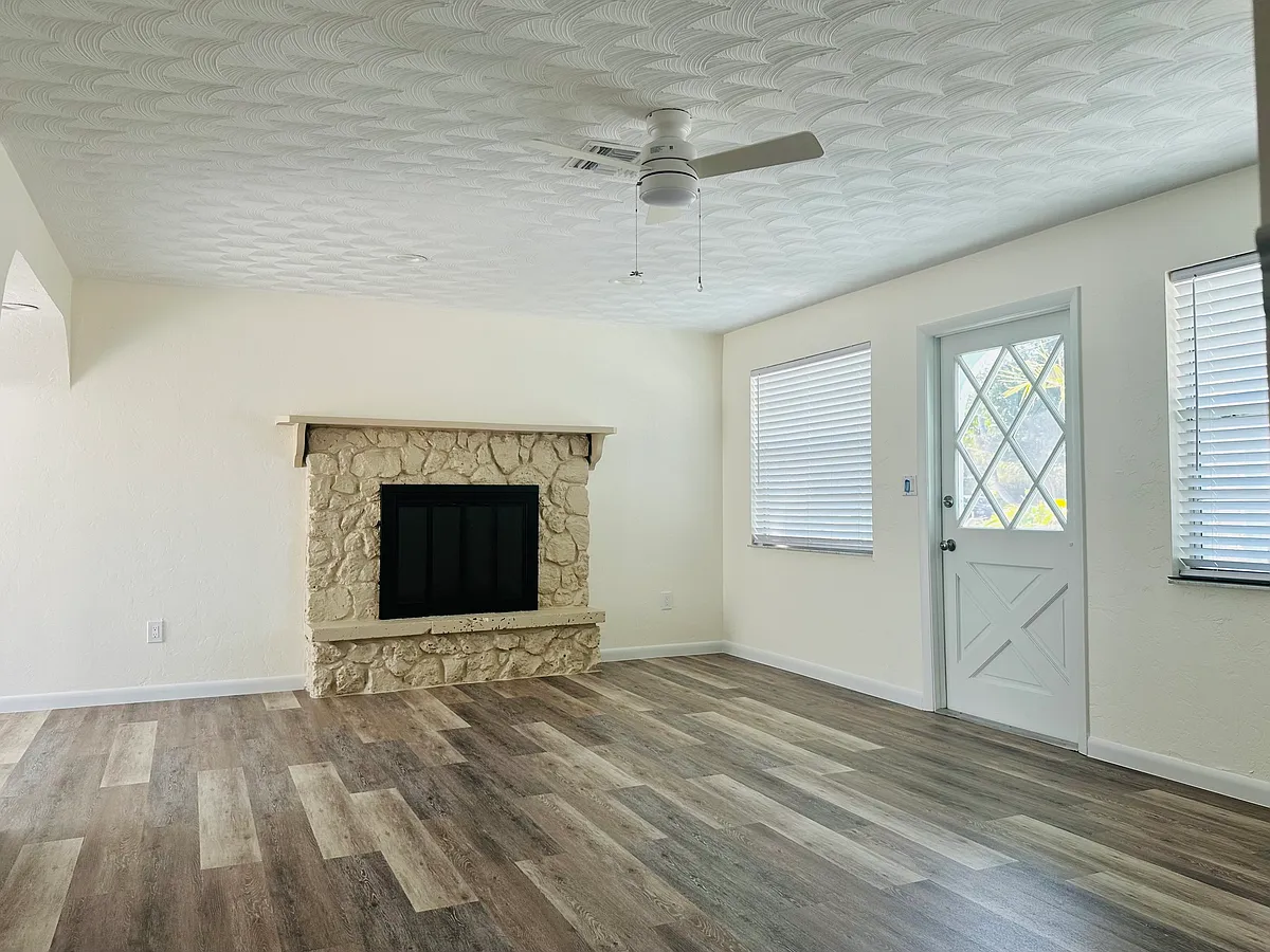 Building Photo - 1171 Rordon Ave