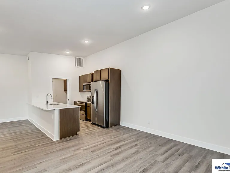 9901 E Annabelle Cir — Photo 4