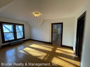 1204 Jenifer St APT 3, Madison, WI 53703