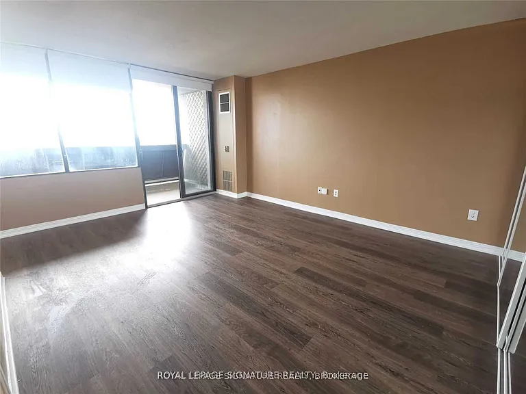 720 Spadina Ave #1606 — Photo 6
