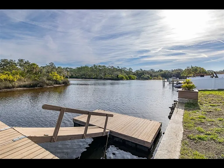 1166 Chancellor Dr — Photo 13