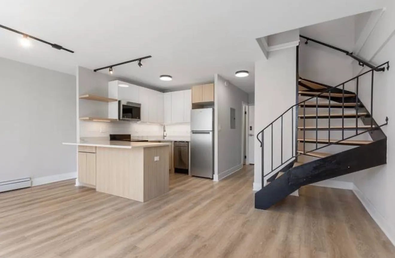4 bed, $3,500 — Photo 1