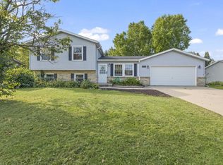721 Crestview Dr, Watertown, WI 53094