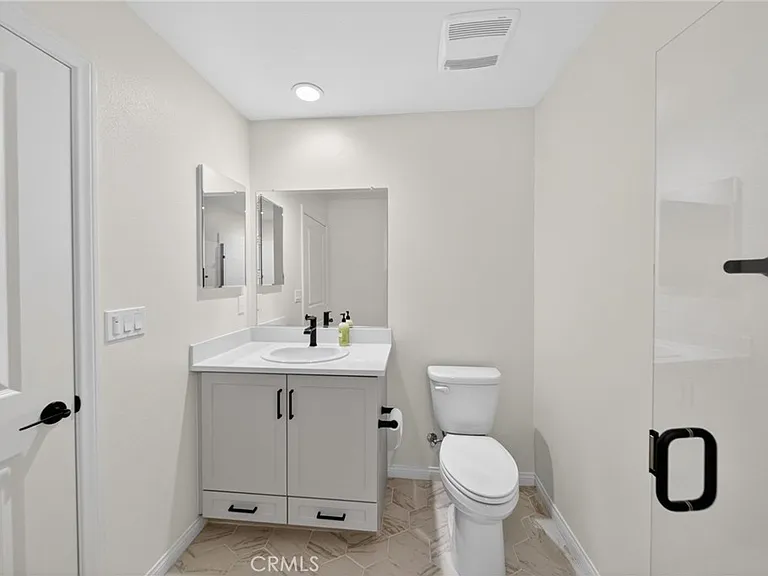 2410 E Agave St #9 — Photo 4