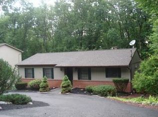 142 Grouse Ridge Ln, Drums, PA 18222