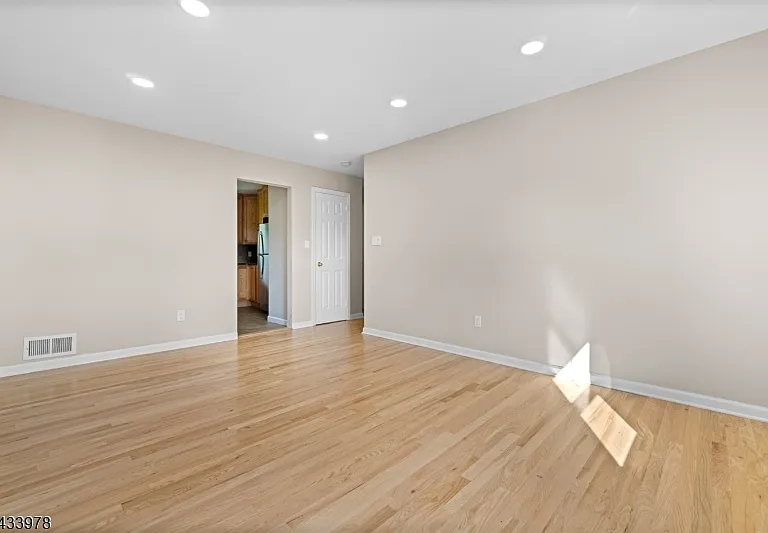 2 Andrew Ct #2 — Photo 2