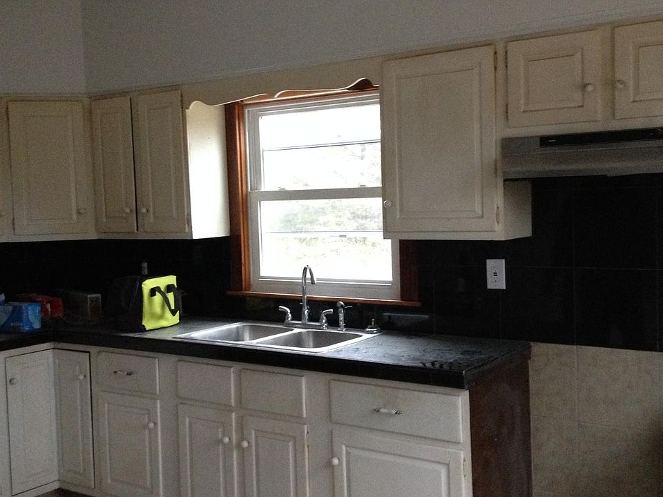 Large, Spacious Kitchen, Fully Applianced