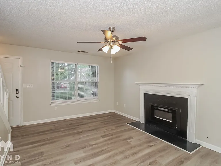 314 Summer Cv SW — Photo 4
