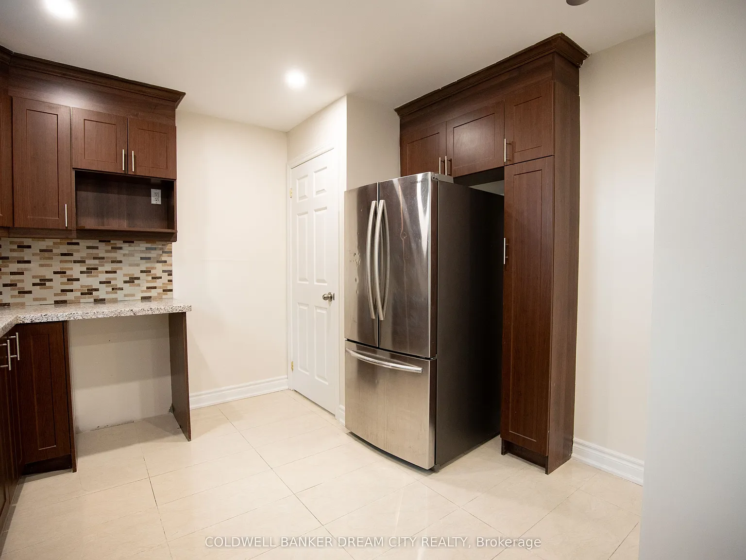 3 bed, $3,000 — Photo 4
