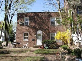 2 Townley Rd, Fair Lawn, NJ 07410