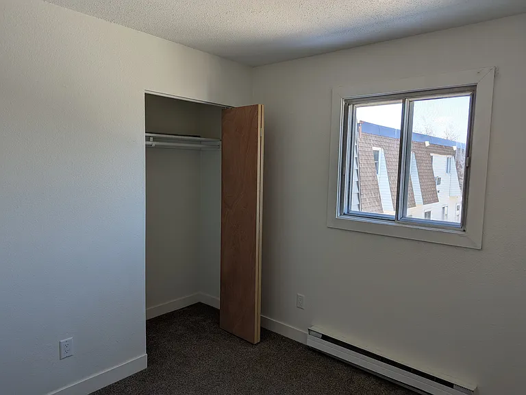 950 5th Ave W #D — Photo 14