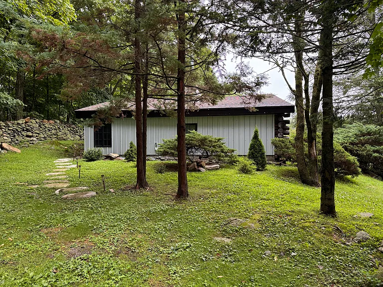 12 Cross Hwy — Photo 2