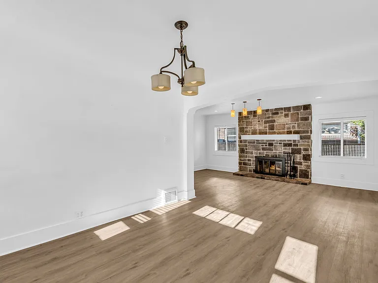 724 E Browning Ave — Photo 2