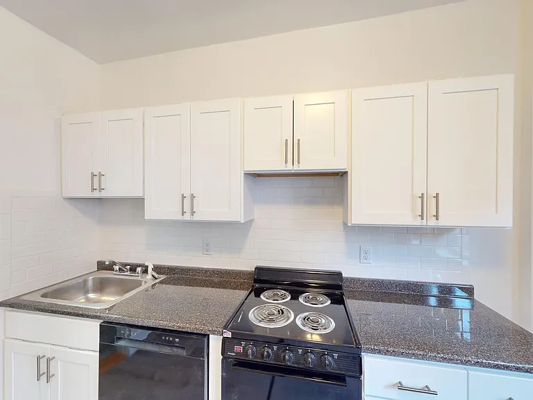Kelton Street Apartments — Photo 105