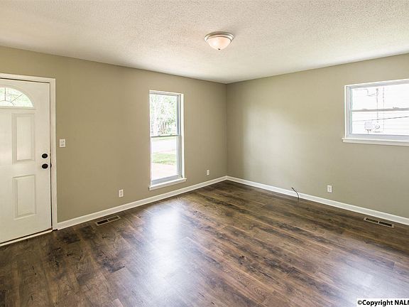 5th image of 14007 Wyandotte Dr SW