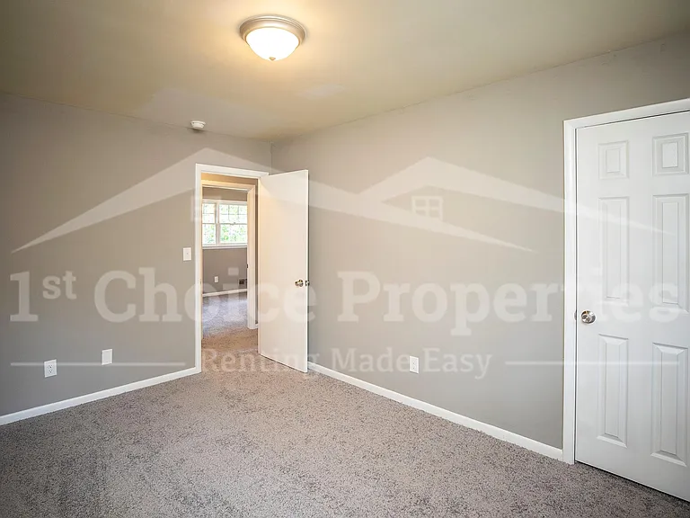 1037 Dawn Dr — Photo 13