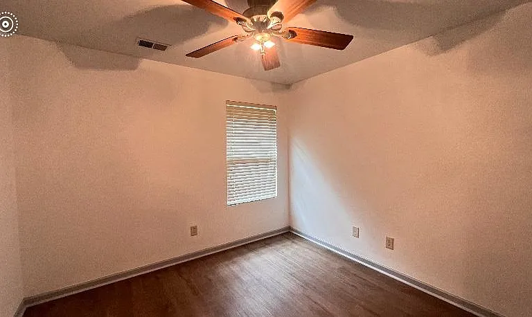 14 Frost Ln — Photo 8