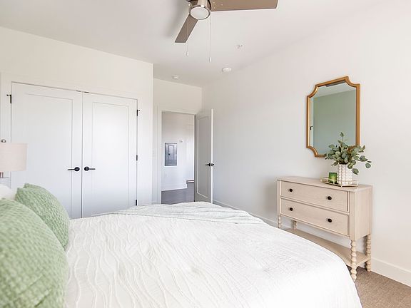 3rd image of 1035 Heathercroft Cir #311