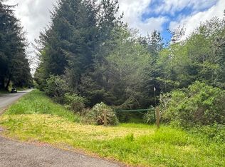 830 Eel River Dr, Loleta, CA 95551