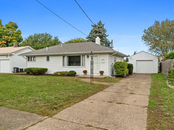 2030 Robin Dr, Erie, PA 16505