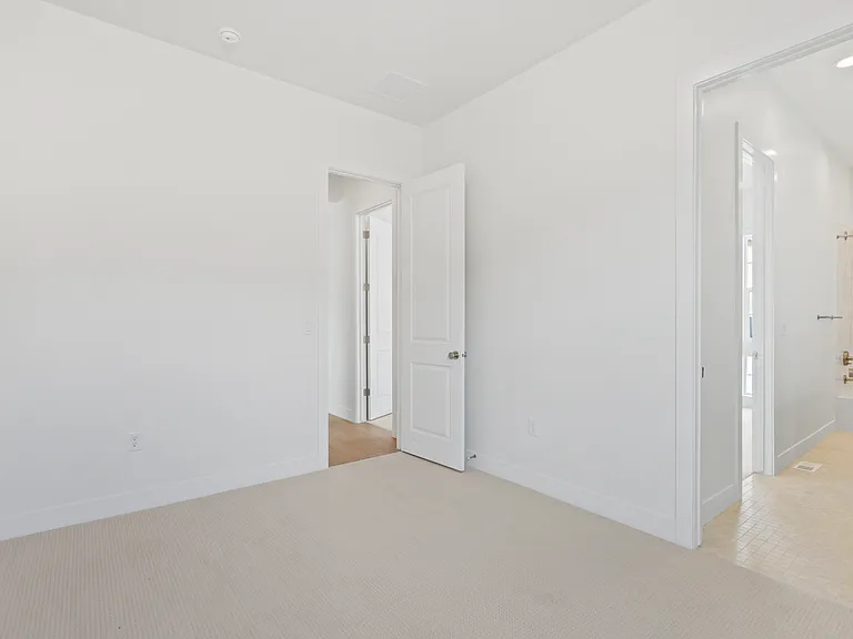 2122 N Beargrass Way — Photo 8