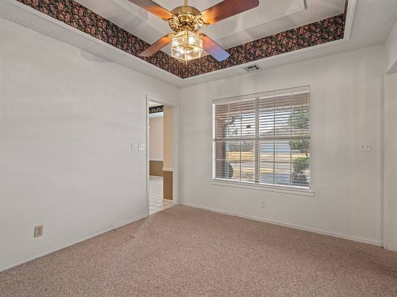 4th image of 2200 Redwood Ln