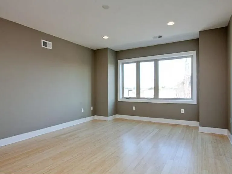 1024 S 5th St — Photo 4