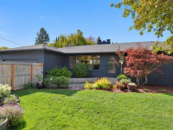 509 N Berkeley Way, Medford, OR 97504
