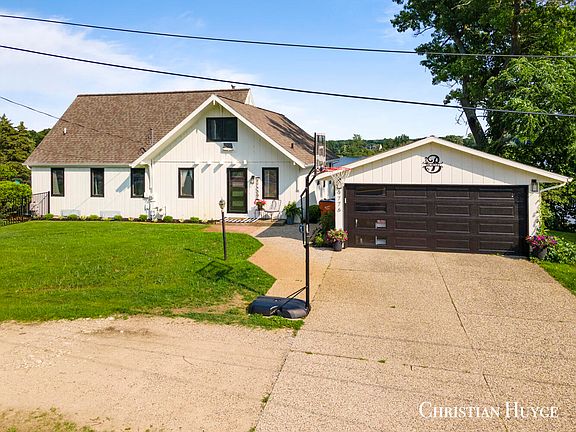 4th image of 9776 Myers Lake Ave NE