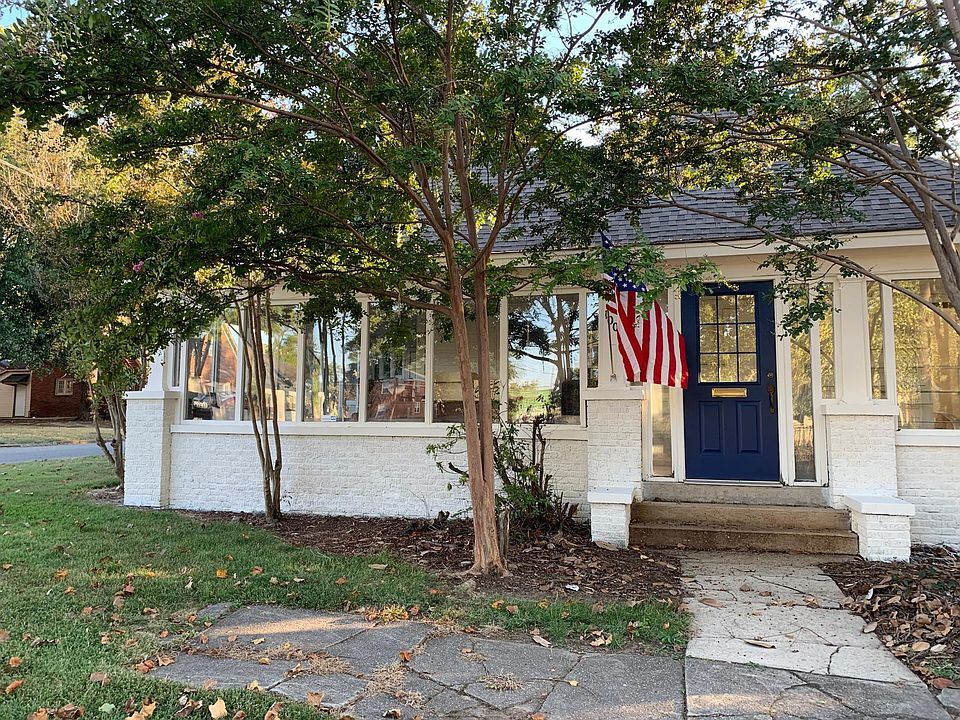 1st image of 1001 W B St