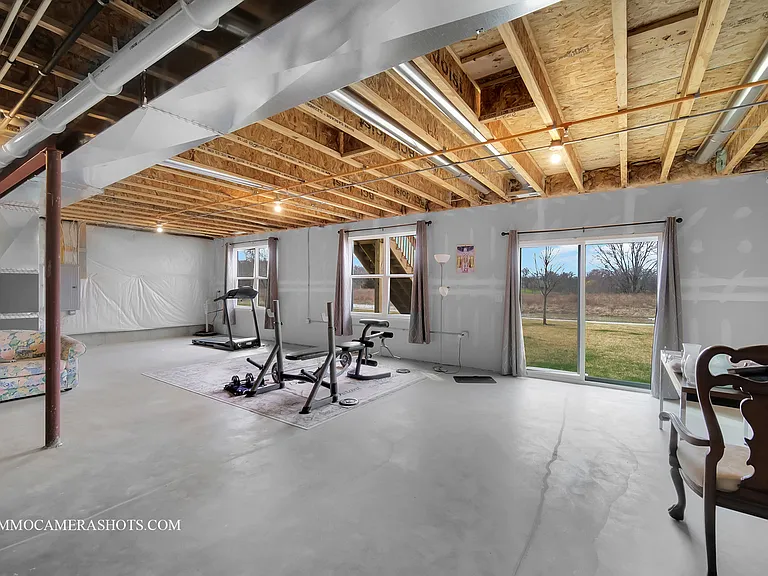 1398 Kessler Dr — Photo 17